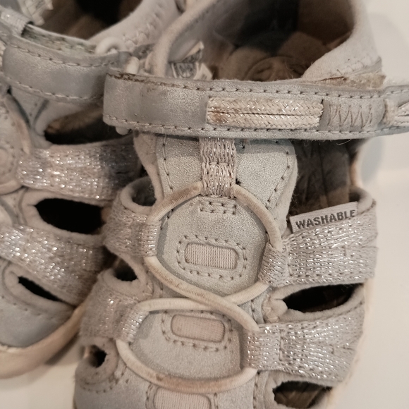 Girls 5T 6T 7T - See Kai Run, Keen, Toms shoe bundle - Picture 7 of 13